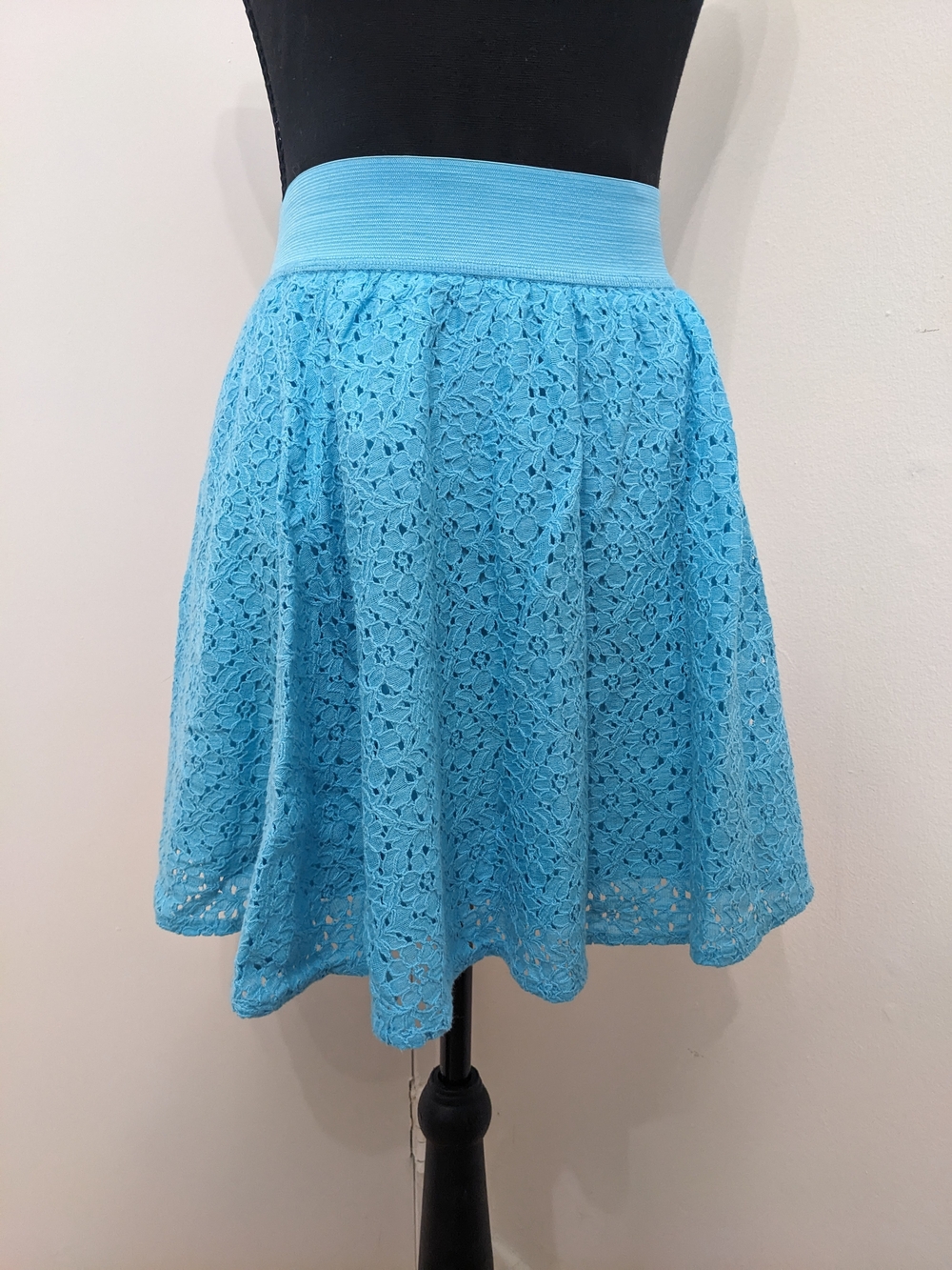 Arizona Jean Company Bright Blue Floral Lace Skater Skirt | Size Small